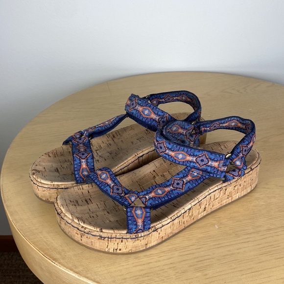 Born Women's 8.5 9 Sirena Platform Sandals Outdoor Walking Gorpcore Comfortable - Picture 4 of 7